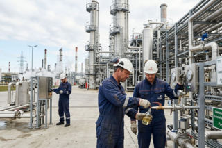Orlen ruszył z produkcją biopaliwa HVO. Nowa instalacja w Płocku ograniczy emisje o 65 procent