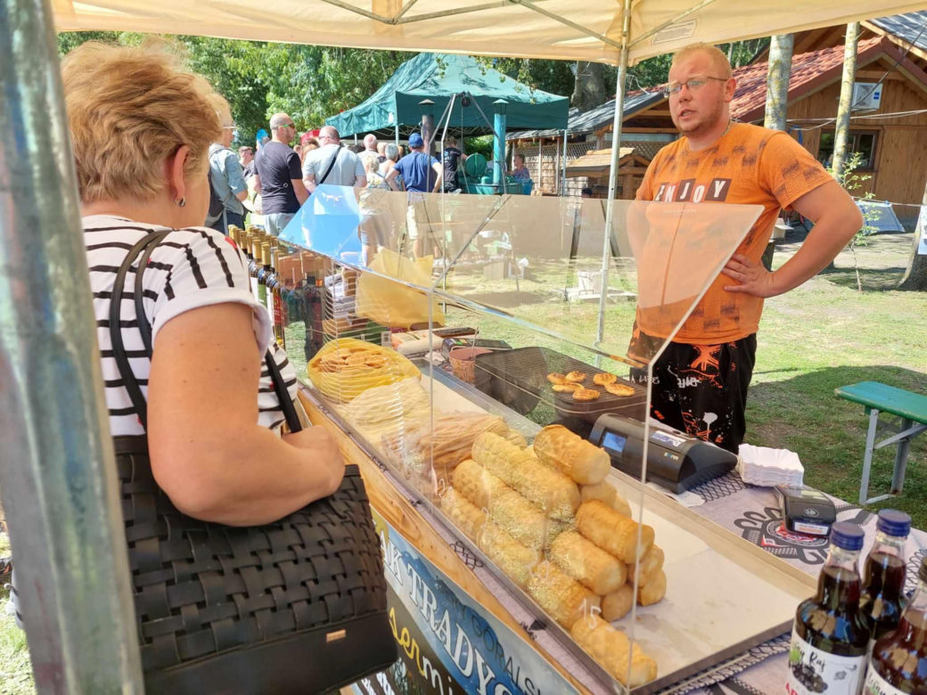 Tłumy na Święcie chleba, miodu i sera w Gądeczu. Sprawdźcie ceny lookalnych produktów 