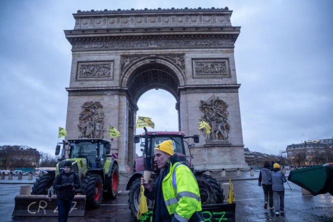 Traktory pod Wieżą Eiffla. Rolnicy blokują Paryż w proteście przeciw umowie UE–Mercosur