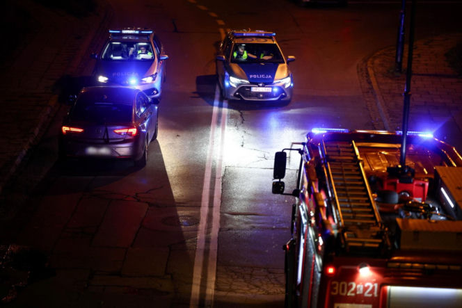 Wypadek w Krakowie. Nie żyją dwie osoby potrącone przez samochód na chodniku