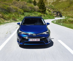 Toyota Avensis Touring Sports lifting 2015