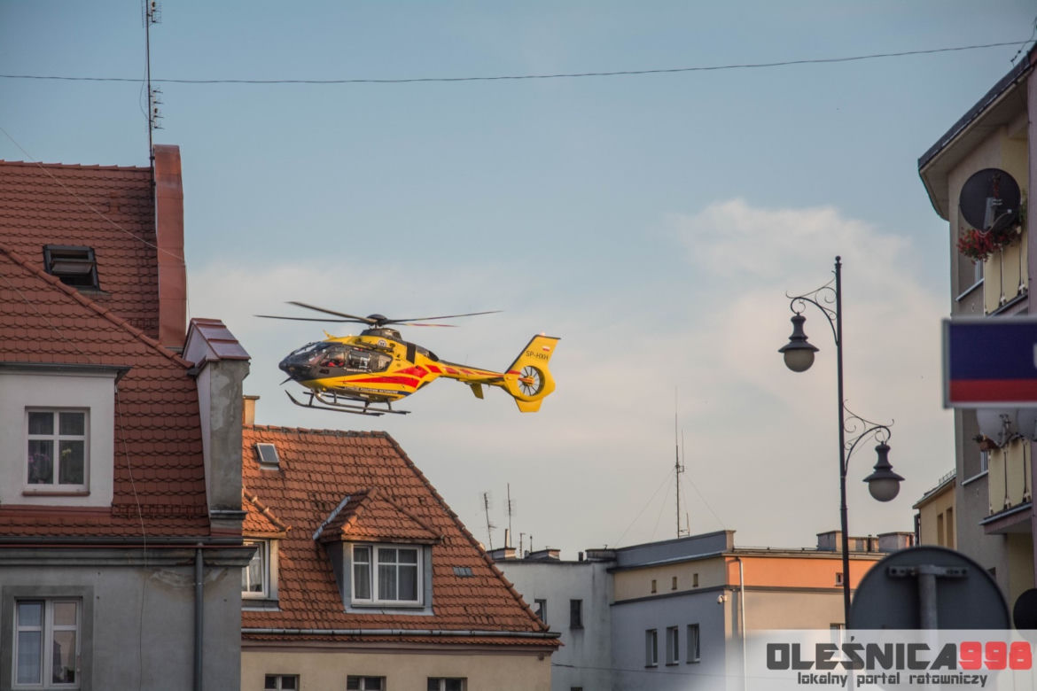 Dziecko wpadło pod samochód w Oleśnicy