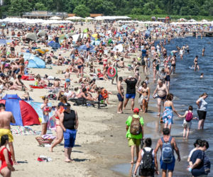 Armagedon nad Bałtykiem. Takich tłumów na plażach dawno nie było!