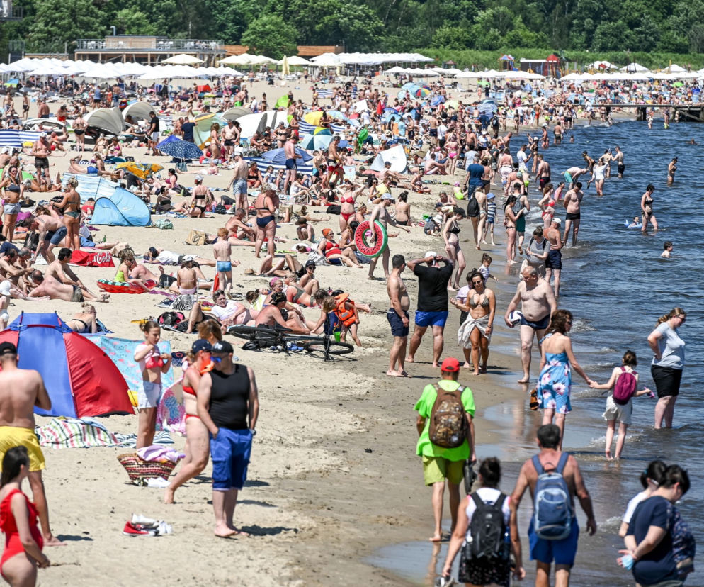 Armagedon nad Bałtykiem. Takich tłumów na plażach dawno nie było!