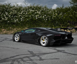 Lamborghini Aventador od SR Auto Group