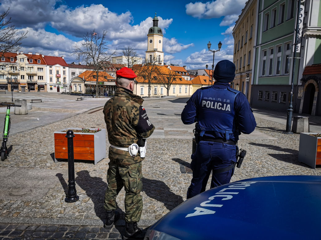 Woj. podlaskie. Sypią się mandaty! Policjanci sprawdzają czy Podlasianie stosują się do ograniczeń