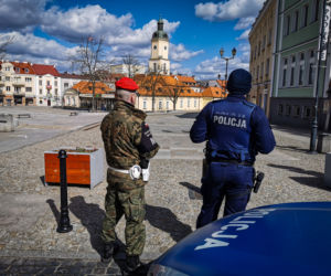 Woj. podlaskie. Sypią się mandaty! Policjanci sprawdzają czy Podlasianie stosują się do ograniczeń