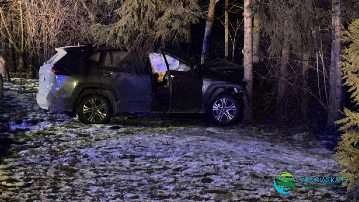 Poręba Radlna. 31-latek nie żyje, trzy osoby ranne. Domniemany sprawca wypadku w Nowy Rok był nietrzeźwy [ZDJĘCIA].