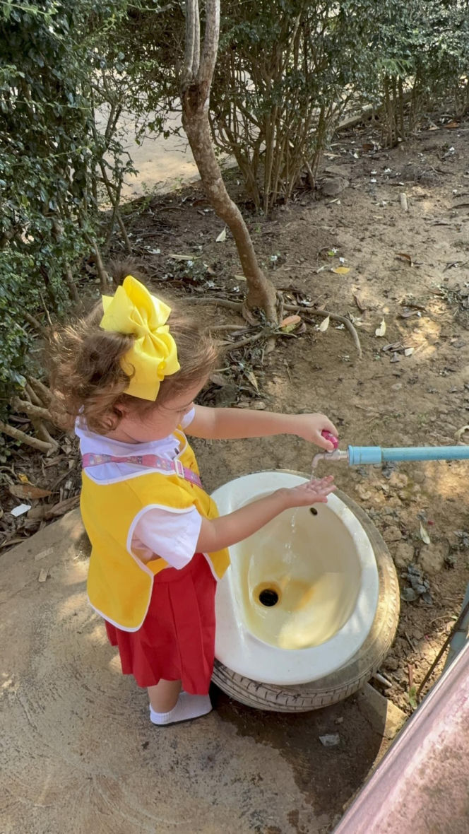 Tak żyje rodzina pięcioraczków w Tajlandii