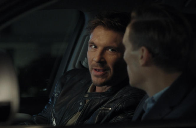 M jak miłość, odcinek 1913. Marcin (Mikołaj Roznerski), Olek (Maurycy Popiel)