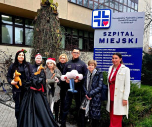 Więźniowie uszyli maskotki i poduszki dla małych pacjentów Szpitala Miejskiego w Siedlcach