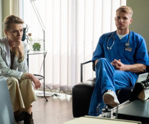 Na dobre i na złe odc. 786. Agata (Emilia Komarnicka-Klynstra), Maks Beger (Tomasz Ciachorowski)