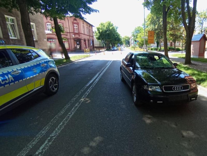 61-letni rowerzysta wjechał wprost pod nadjeżdżające audi na jednym ze skrzyżowań w Lęborku