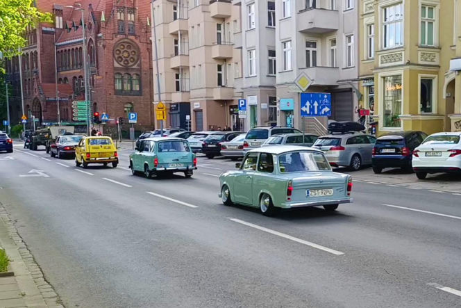 Parada zabytkowych pojazdów w Szczecinie