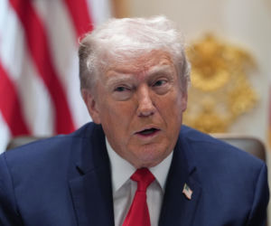 Jak Polacy oceniają Donalda Trumpa? Analiza pierwszego roku prezydentury 