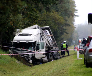 DK 65, Tatarowce. Czołowe zderzenie osobówki i tira. 30-latek i troje dzieci nie żyją