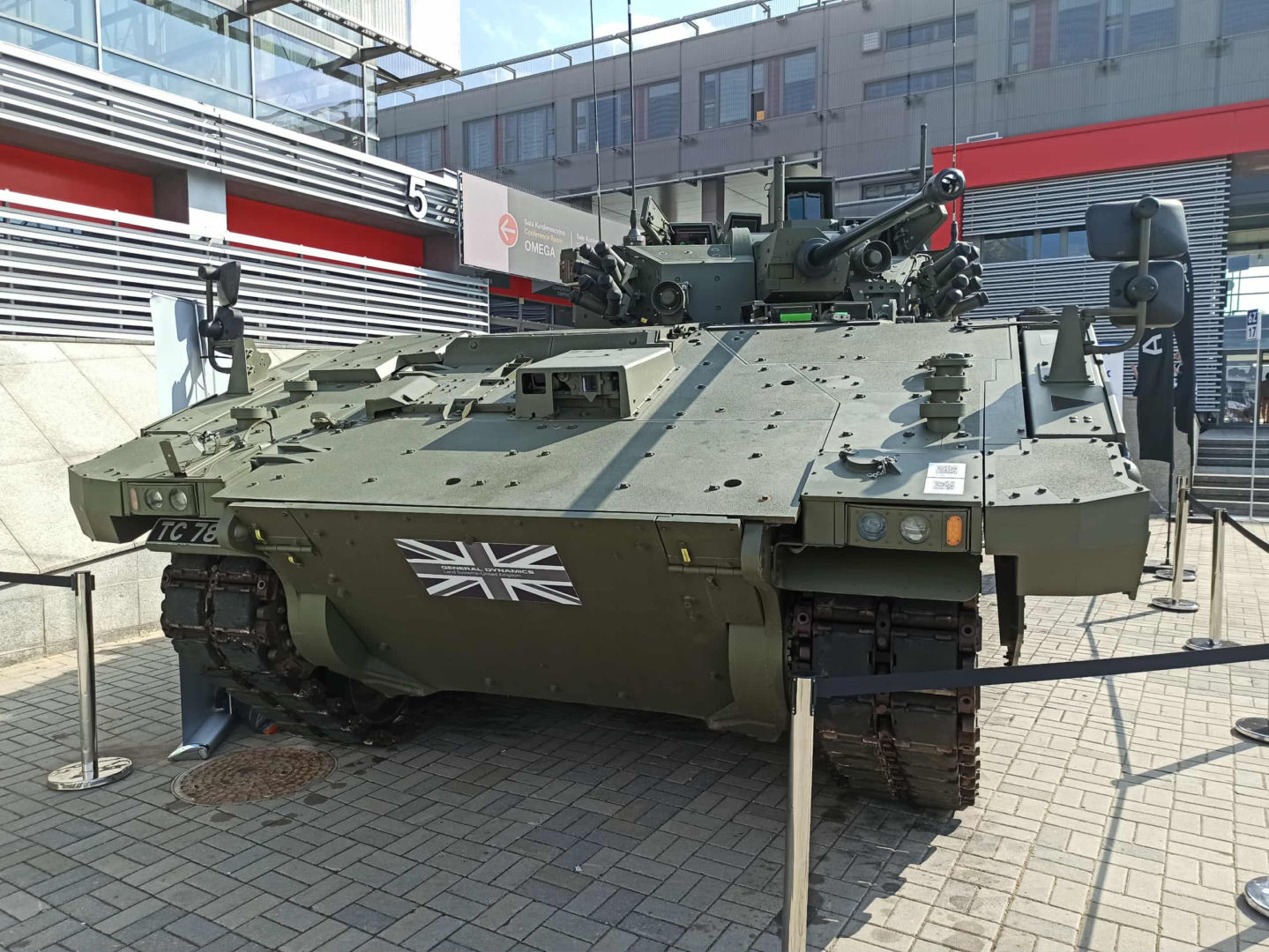 Brytyjska Armia osiąga kluczowy etap. Pojazdy Ajax ze wstępną gotowością operacyjną