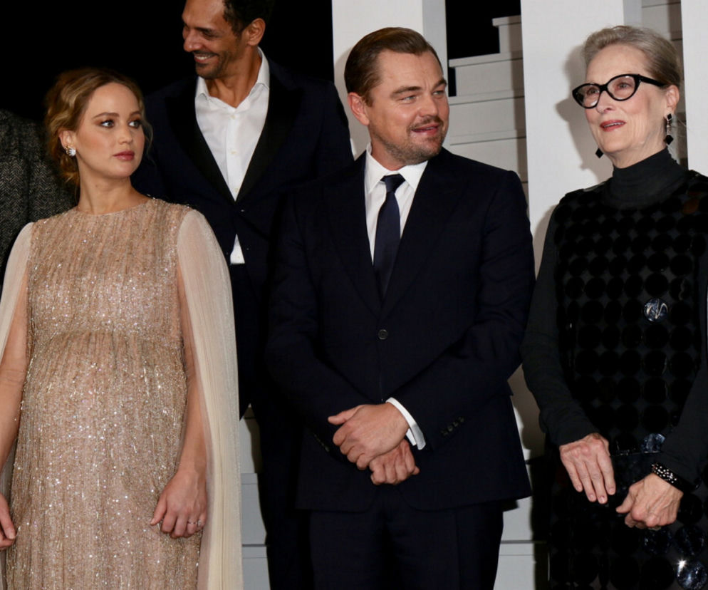 Zjawiskowa Jennifer Lawrence pokazuje ciążowy brzuszek na czerwonym dywanie. Mówi o niej cały świat!
