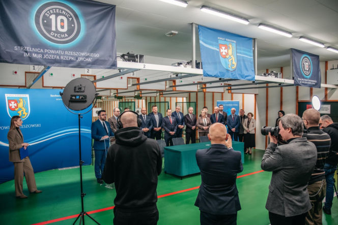 Powiat rzeszowski i łańcucki z porozumieniem o wsparciu w kryzysach. Chodzi o sprzęt, logistykę i ewakuację