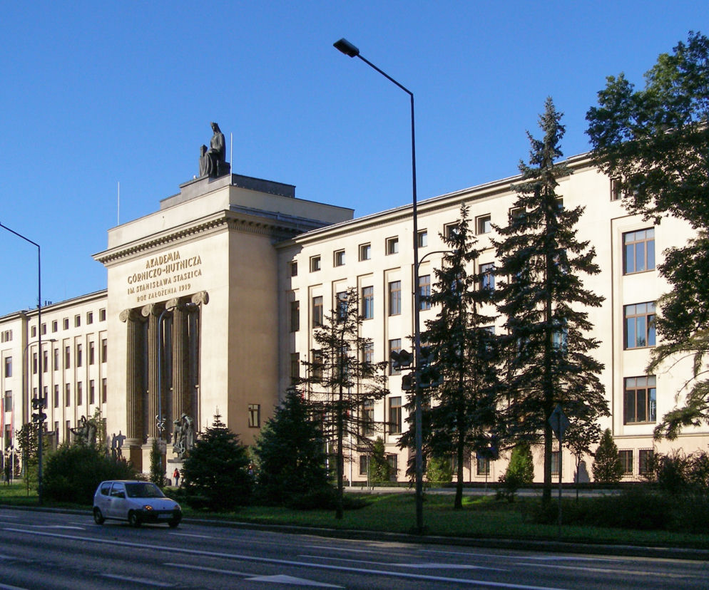 Kraków: AGH podtopione! Cenny sprzęt zalany przez wodę ze studzienek