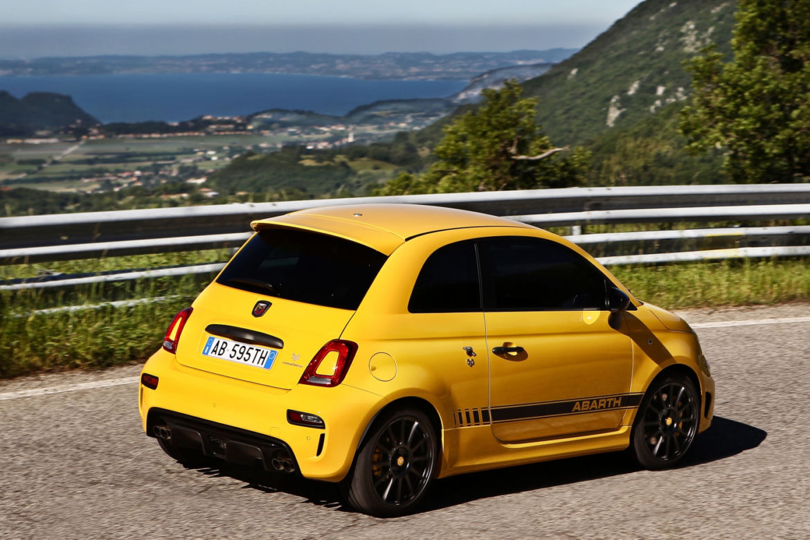 2016 Abarth 595 Competizione