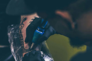 Tatuaże zwiększają ryzyko raka? Poznaj szokujące wyniki badań i chroń swoją skórę