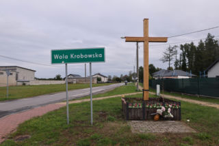 Pożar w bazie Starlink na Mazowszu. Minister mówi wprost o możliwym sabotażu, służby w akcji