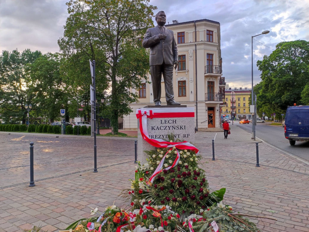 Pomnik Lecha Kaczyńskiego w Tarnowie nie jest pomnikiem? Zaskakujący zwrot akcji
