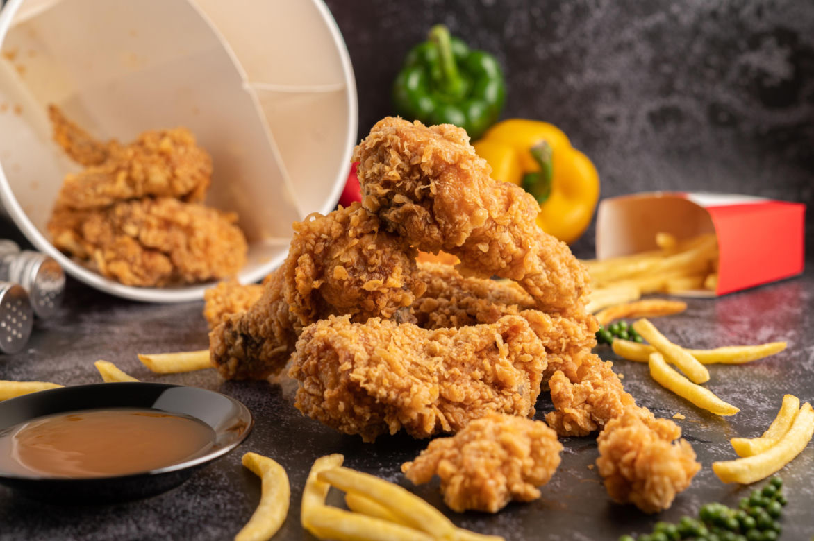 Pracownicy fast foodów i restauracji