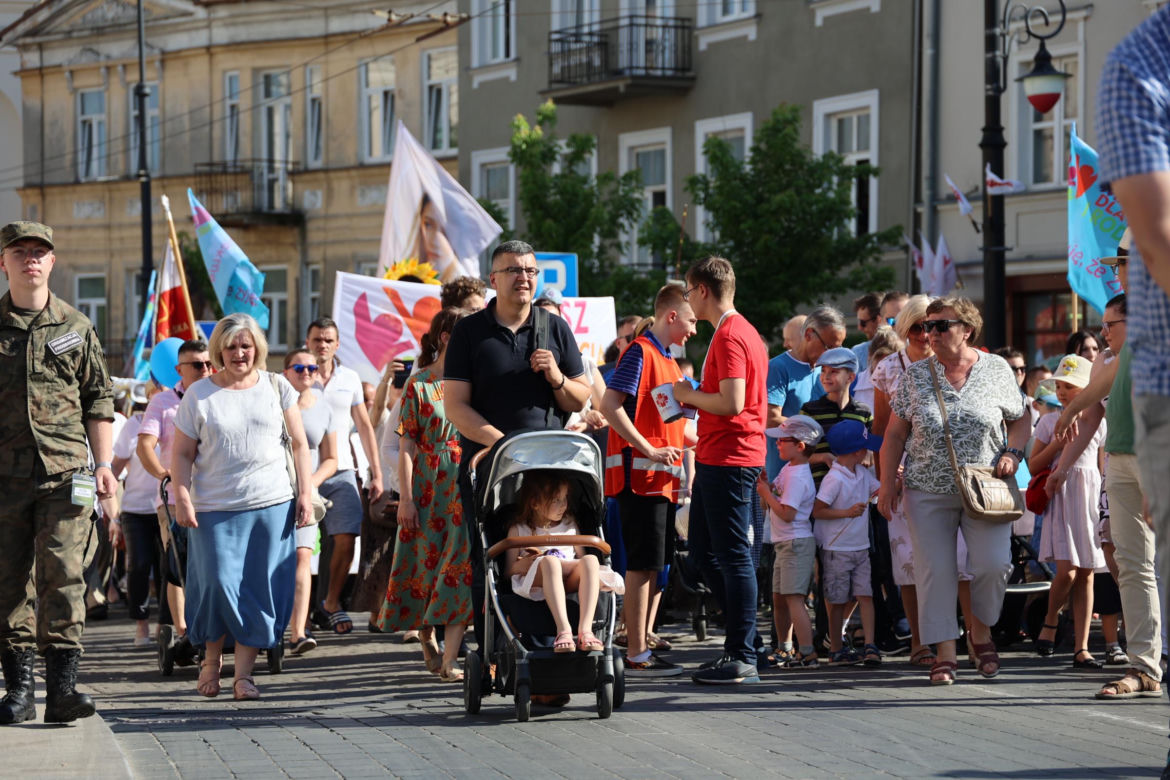 Marsz dla Życia i Rodziny 2024 w Dzień Matki przeszedł przez centrum Lublina