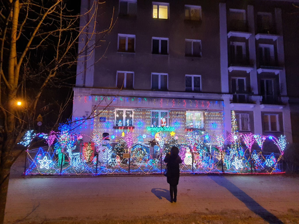Odlotowy ogród na Bielanach. Niesamowite iluminacje!  