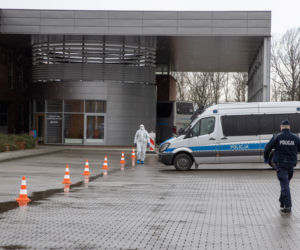 Autokar ESKORTOWANY przez policję! Powód? Podejrzenie koronawirusa!