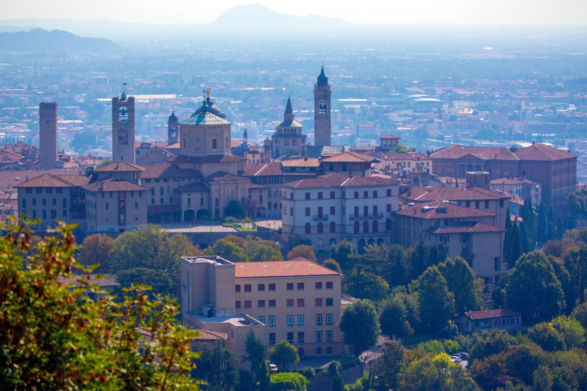 Bergamo - start niedziela 2 grudnia 2025. Loty: poniedziałek, wtorek, środa czwartek, piątek, sobota