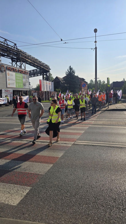 Protest hutników w Rudzie Śląskiej. "Nie dla stali ze wschodu"