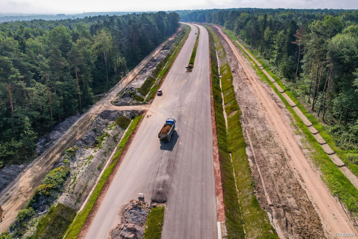 Plac budowy pierwszej części obwodnicy Zawiercia i Poręby w czerwcu 2024 r.