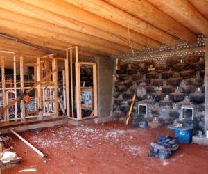 Living machine - Earthship samowystarczalny dom ekologiczny z odpadów 