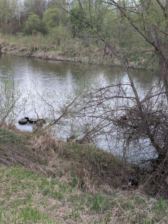 22-latek wpadł quadem do Raby. Reanimowano go na miejscu wypadku