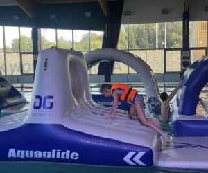 Wodne wyzwanie nie tylko dla najmłodszych. Dmuchany Tor Przeszkód w CRW Dolinka w Elblagu