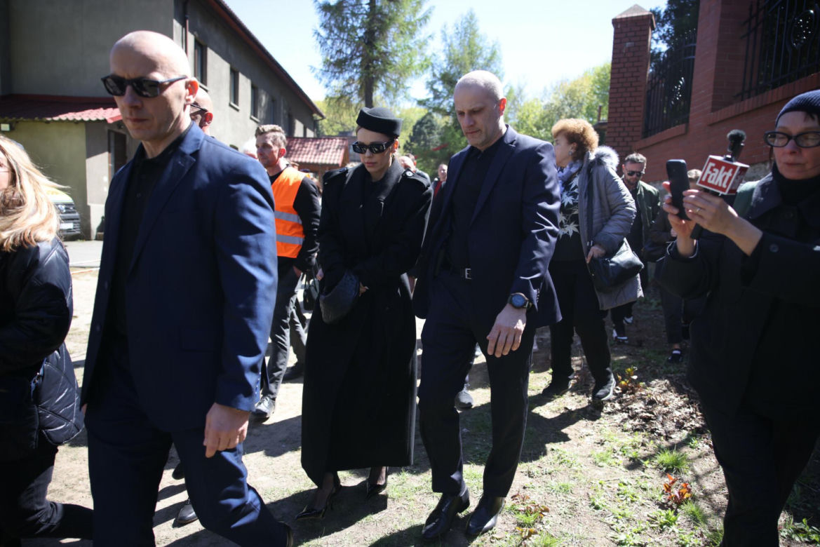 Doda na pogrzebie Łukasza Litewki. Wokalistka pożegnała zaprzyjaźnionego polityka