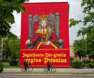 Łacińska sentencja i królowa. Nowy mural poświęcony Jagiellonii Białystok