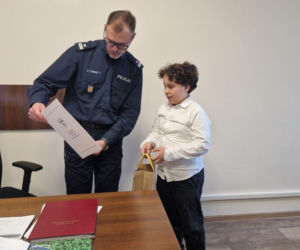 9-letni Omar jednym telefonem uratował życie mamy