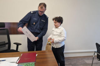 9-letni Omar jednym telefonem uratował życie mamy