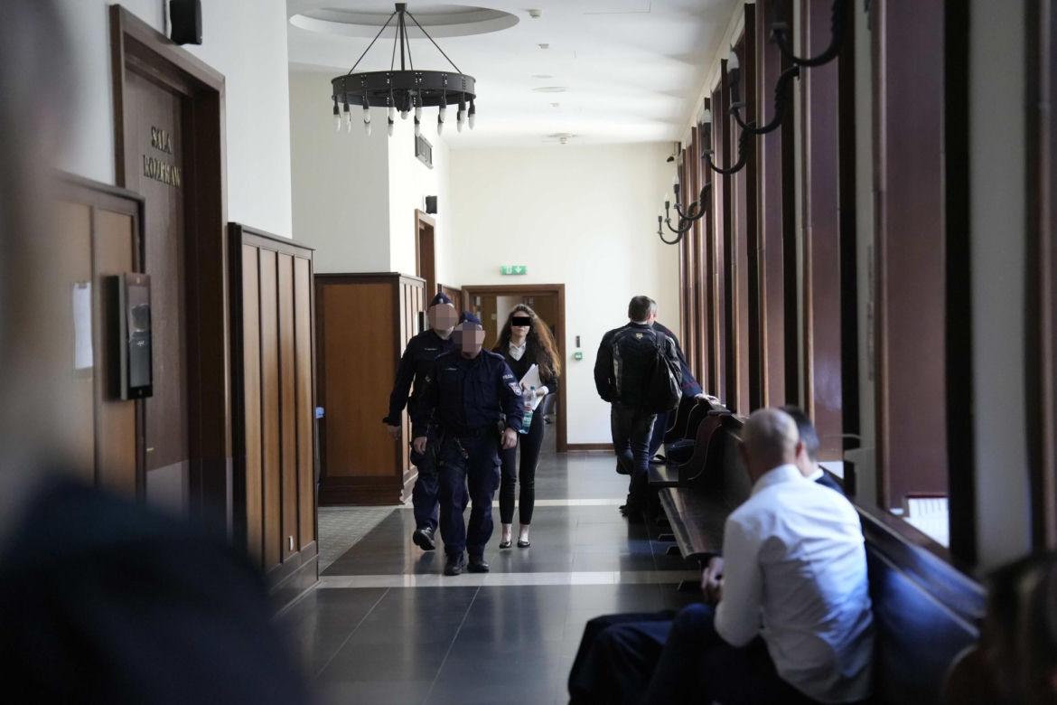 Magdalena D.-M. doprowadzona na salę. Sąd utajnił rozprawę