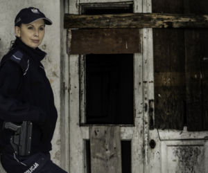Kobiety w granacie. Piękne policjantki pozowały w zjawiskowej sesji [ZDJĘCIA]