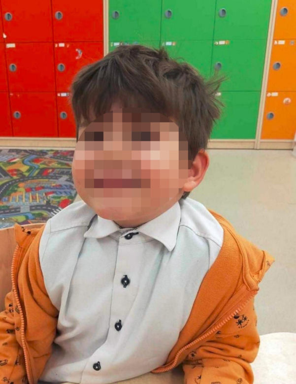 Rodzina z pięciorgiem dzieci zniknęła bez śladu. Widzieliście ich? Ważny apel policji