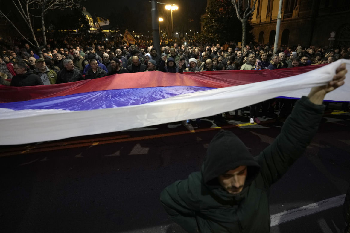 Putin chce przejąć władzę w Serbii? Prorosyjskie ataki w Belgradzie