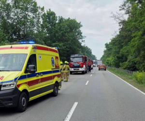 Gmina Sadowne: Przewrócona ciężarówka i wahadło w Płatkownicy na DK 50