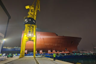 Transport bloku dziobowego pierwszej fregaty programu Miecznik - przyszłego ORP Wicher