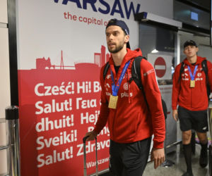 Złoci siatkarze po perypetiach wrócili do Polski