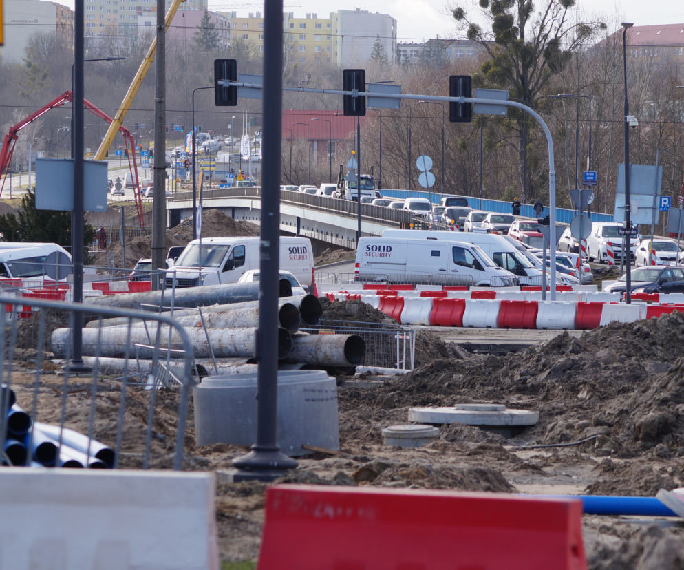 Trwa budowa mostów nad Brdą w Bydgoszczy. Sprawdzamy, jak przebiegają prace